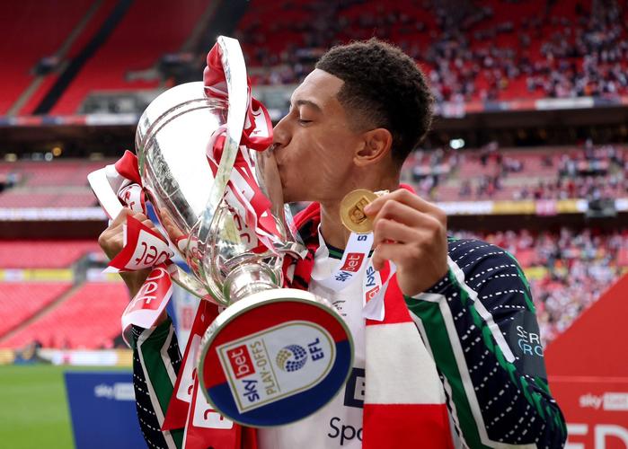 德天空:法兰克福有意巴黎17岁小将让热亚尔,已与球员经纪人谈判