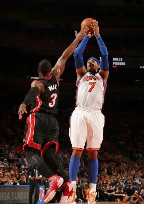 还有这一手！安东尼超车后卫单刀机会，高难度挑射破门