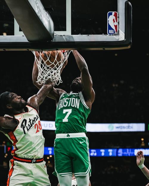 凯尔特人全队31次助攻&136分均创赛季新高