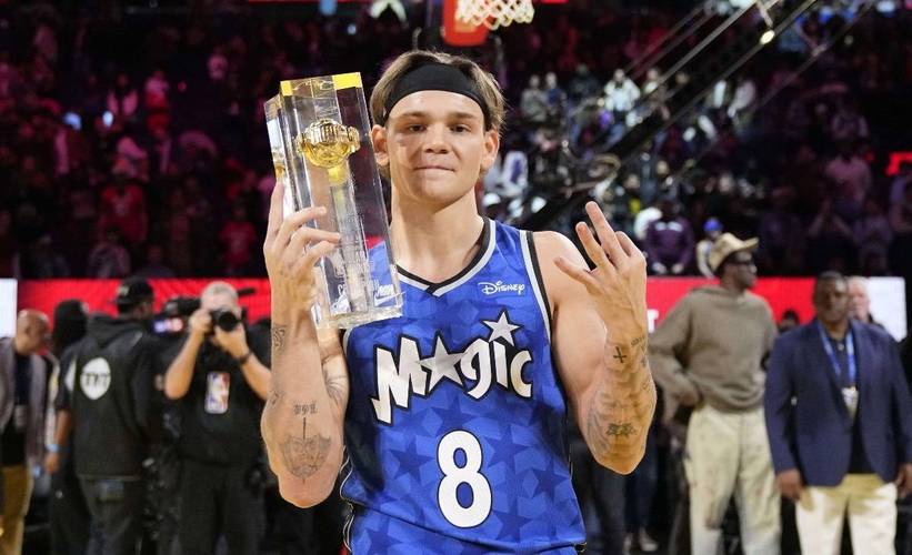 Shams：步行者将裁掉三届扣篮王麦克朗 并签老将控卫蒙特·莫里斯