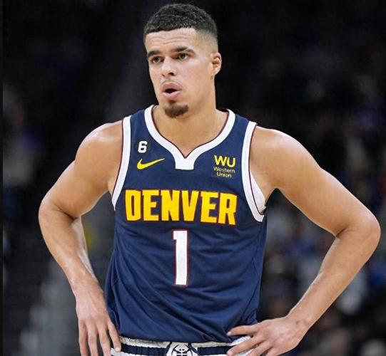 主攻手!小迈克尔·波特半场14中7砍最高20分外加8板 三分8中4