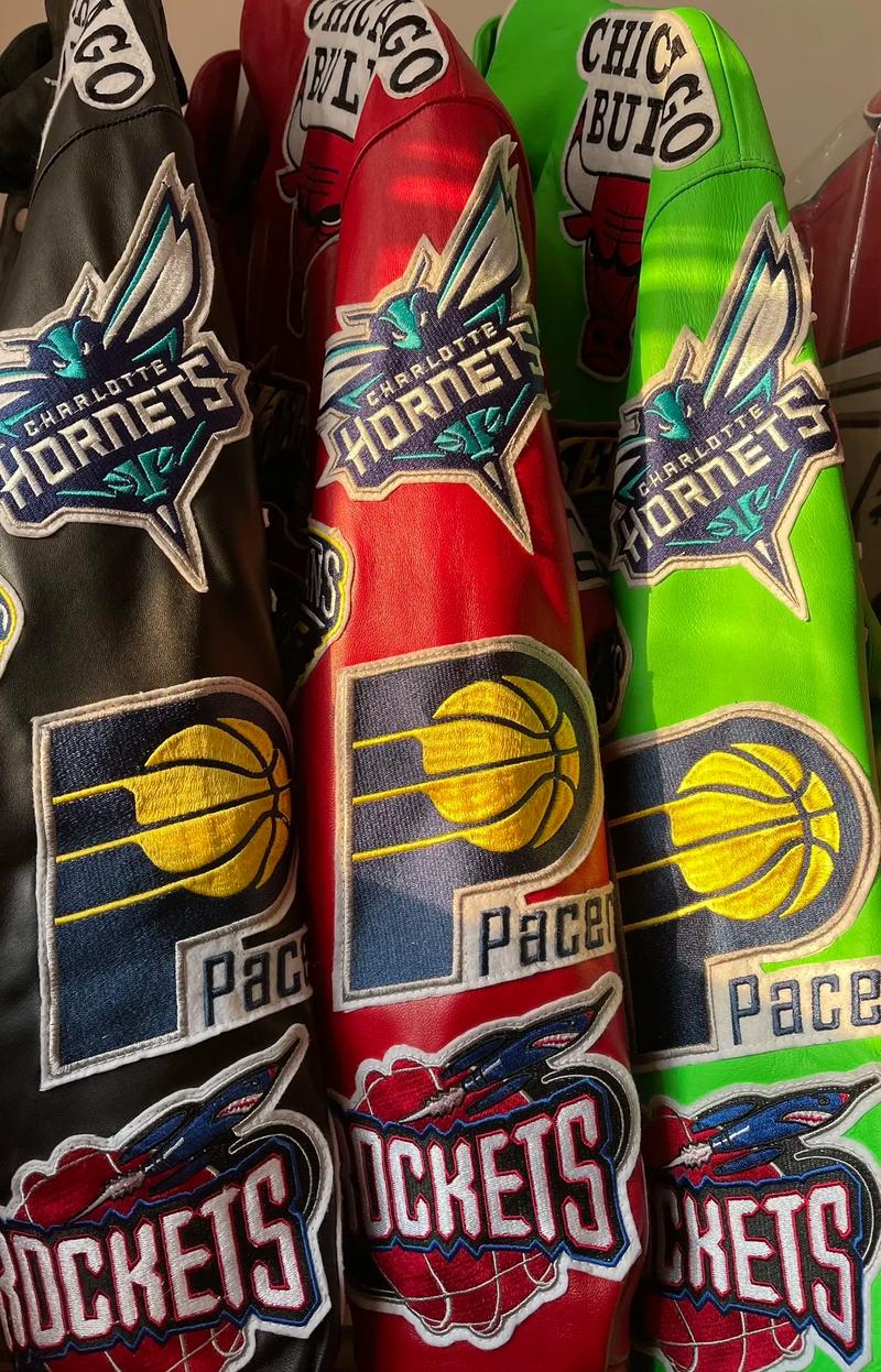 相当有面子！为NBA多队设计冠军夹克的大佬为迪班萨定制夹克