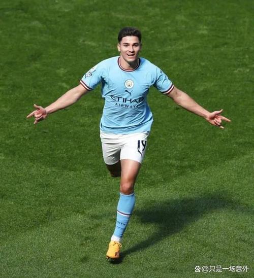 对阵奥萨苏纳第90分钟神扑!奥布拉克领取西甲10月最佳扑救奖杯