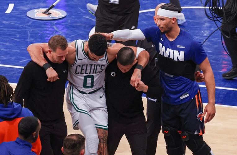 上赛季季后赛被绿军淘汰!莫斯利:两队之间存在着一丝紧张氛围