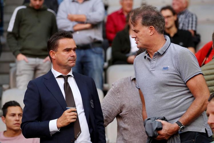 荷媒：第三次尝试，阿贾克斯认真考虑请回奥维马斯担任技术总监