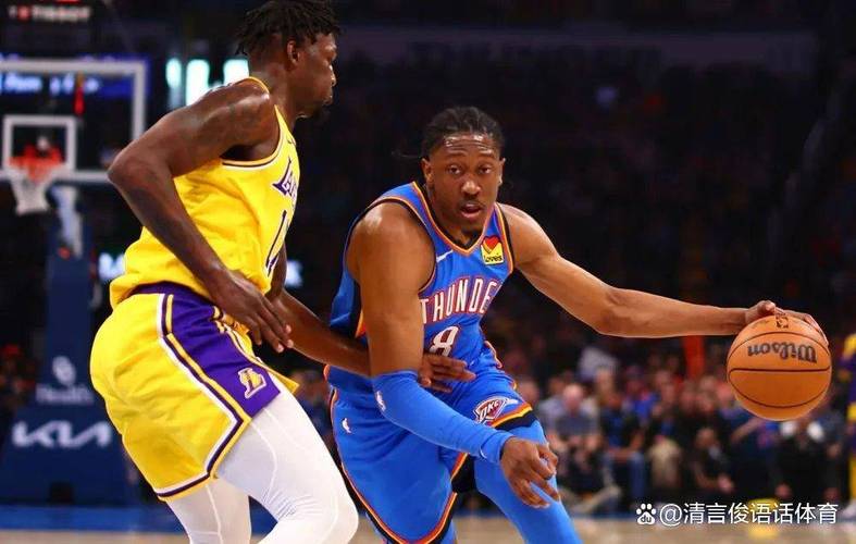 新后场双枪！布克首节8中5得11分&杰伦·格林7中3得8分 合砍19分