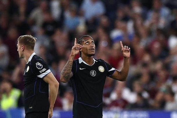 切尔西2球领先！佩德罗破门，埃斯特旺替补1分钟策动