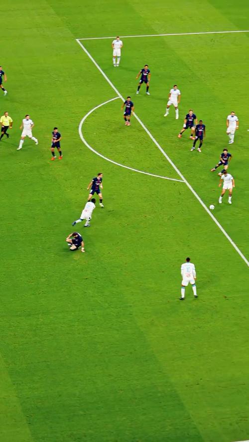 单一自然年主场12场正赛打进至少3球!马赛自1991年来首次做到