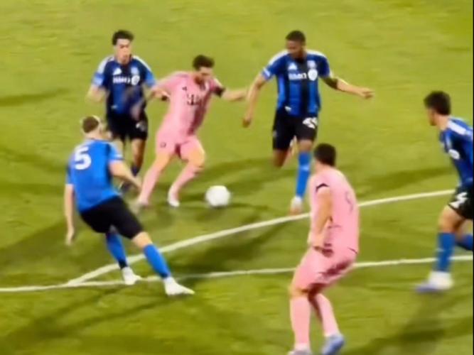 两连击！库普梅纳斯传中被门将击出，图拉姆跟进打门同样被扑