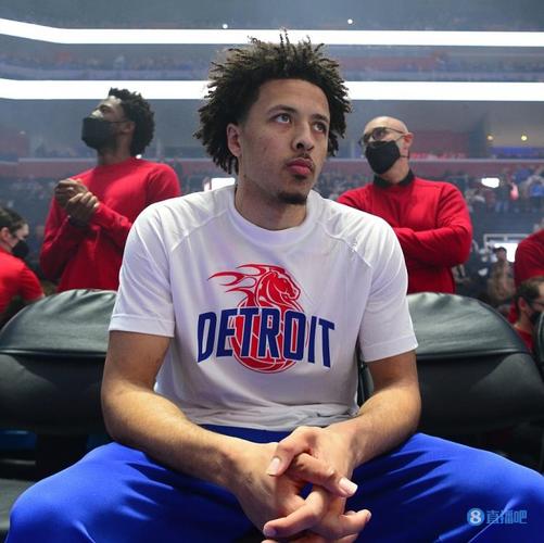 脱缰野马！康宁汉姆点抢一条龙劈扣打停篮网