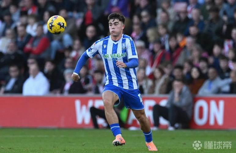 太阳报:曼联外租小将阿玛斯打进职业生涯首球,获赞卢克-肖替身