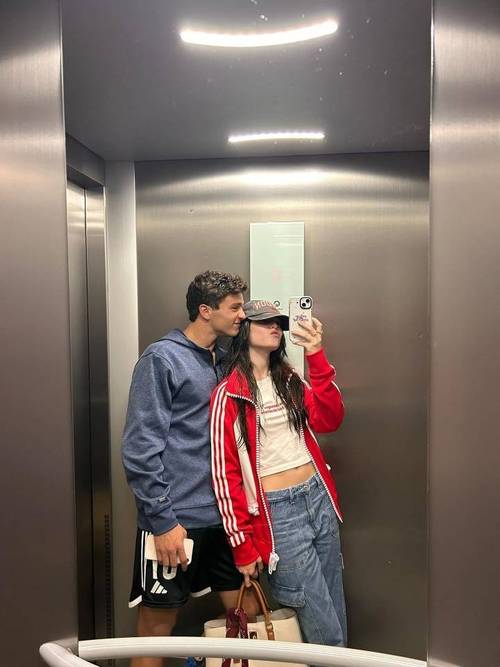 般配!女友社媒晒与若昂-内维斯合照