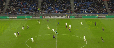 4分钟就扳平！莫雷拉单刀低射近角破门，里昂1-1扳平巴黎