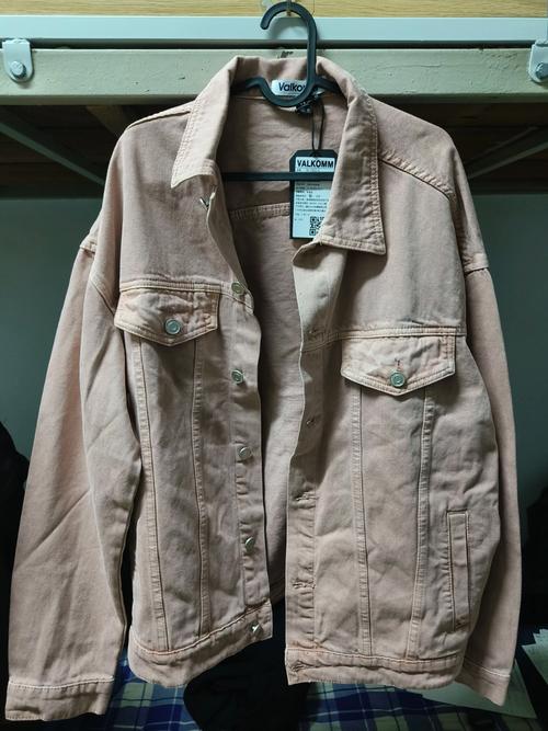 凯尔特人众将入场穿搭：小白花裤子配长T 科塔骚粉穿搭