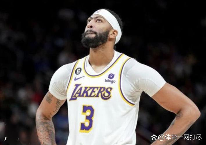 海纳：我们正与于帕梅卡诺商谈续约，预计戴维斯12月初复出