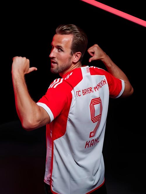 凯恩谈迪亚斯神仙球：太不可思议，我认为这是他至今最漂亮的进球