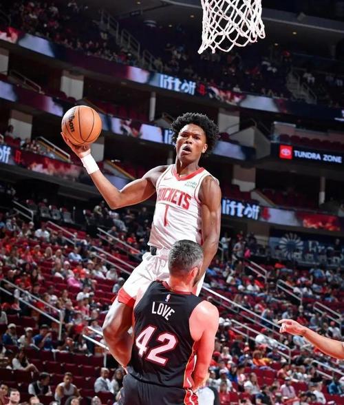 今天打活塞!76人官方晒历史交手战绩234胜160负 心理优势明显