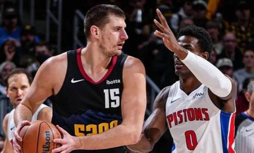 解说：约基奇就像公司掌握命脉的老员工 看着混日子 几下把活干了