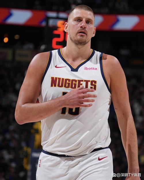 彻底花了！约基奇抢断长传助攻沃特森扣篮 分差达到20分