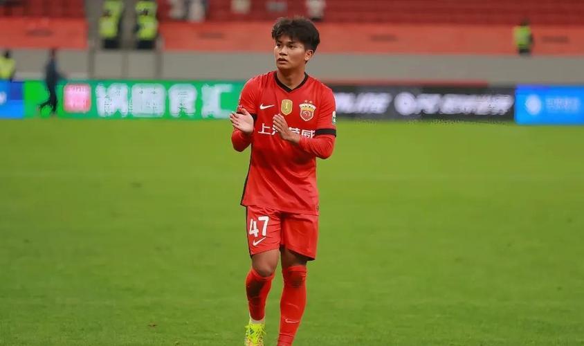 不甘心！上海队无缘全运男足U20决赛，蒯纪闻赛后捂脸痛哭