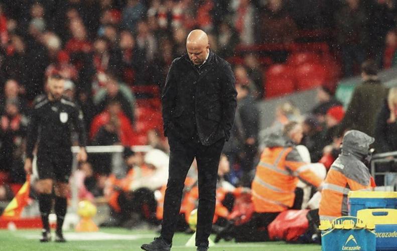 BBC：穆阿尼下巴被马奎尔撞伤但不需要接受手术，预计缺阵6到8周