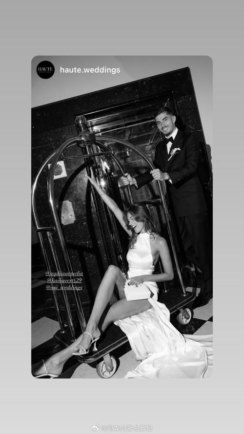 哈弗茨妻子社媒晒视频+发文，悼念去世的爱马：无比思念你