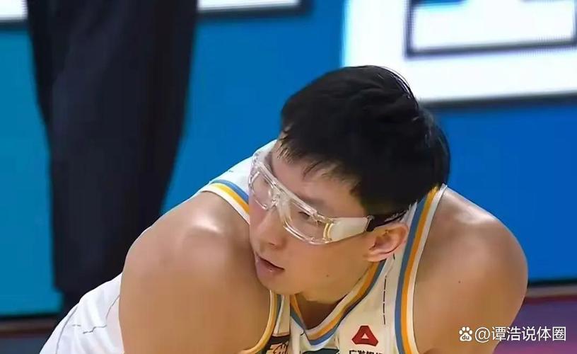 周琦：到场上不分谁跟谁关系近 大家各为其主 都是彼此尊重