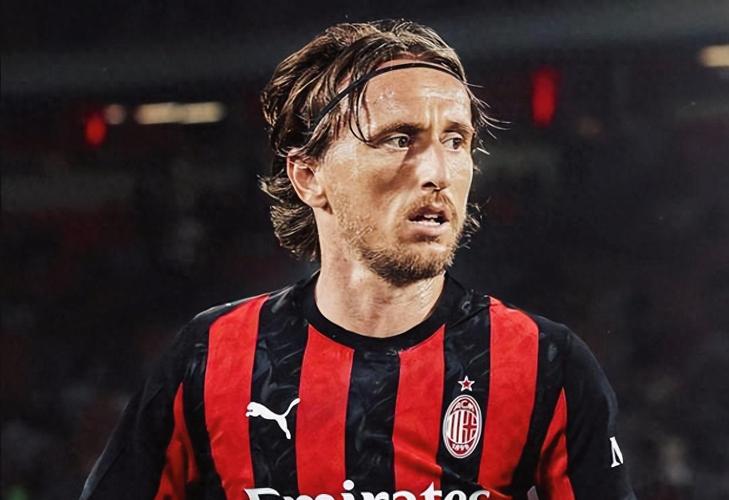 斯基拉：米兰有意激活续约选项，将莫德里奇合同延长至2027年
