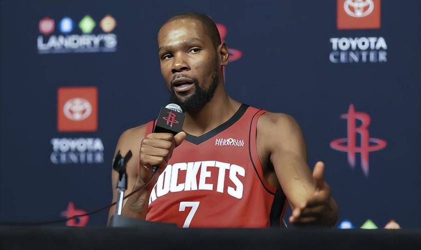 杜兰特主谈进攻：不能只靠我和申京 队友们越多参与进来越好