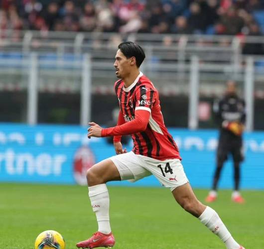 心理战无效！莱奥罚点前铃木彩艳让他踢自己右边，莱奥照做并罚进