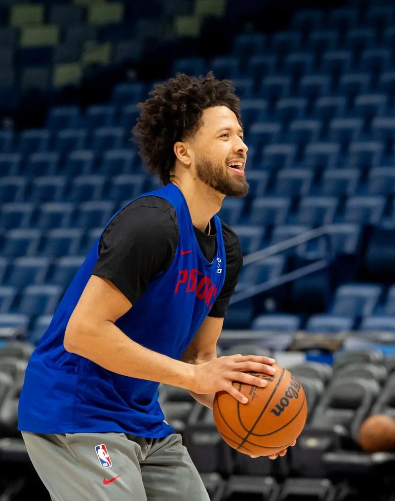 场均13.5分6板！活塞主帅：哈里斯高位脚踝扭伤 为每日观察状态