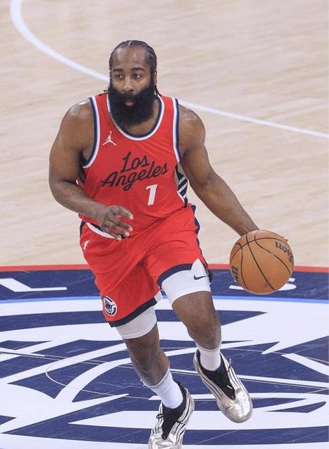 19分2助真燃尽了!快船第四节26分 哈登上场后的23分全部与他相关