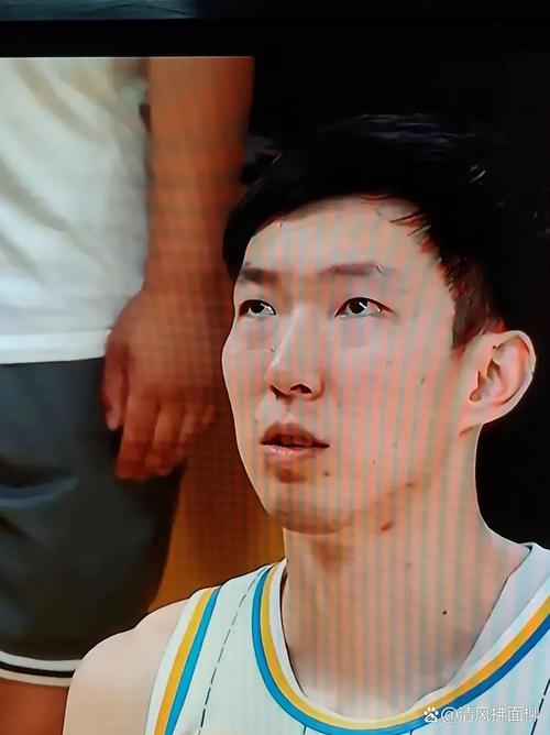 关键失误 功亏一篑!周琦全场面对包夹10中6贡献19分9板2帽!