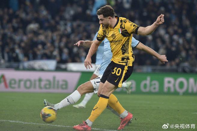 国米10月队内最佳候选:迪马尔科、苏契奇、博尼、恰尔汗奥卢