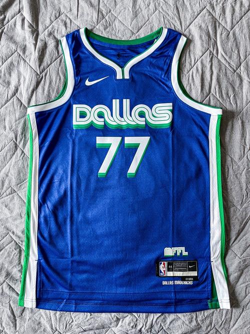 独行侠发布城市版球衣！这款球衣是对此前城市版球衣的重新演绎