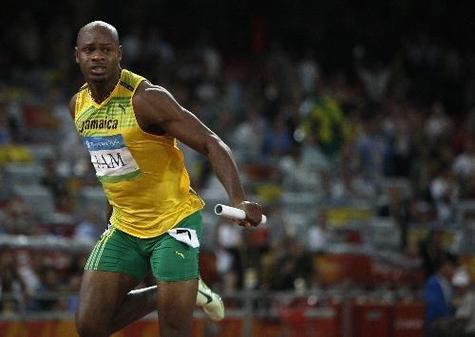 哈克斯:我欣赏鲍威尔的球风 作为队内的老将 他让每个人都更轻松