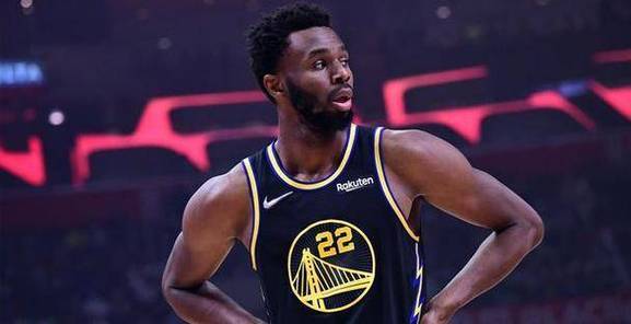 维金斯:鲍威尔是今夏最成功的引援 他是位顶尖领袖