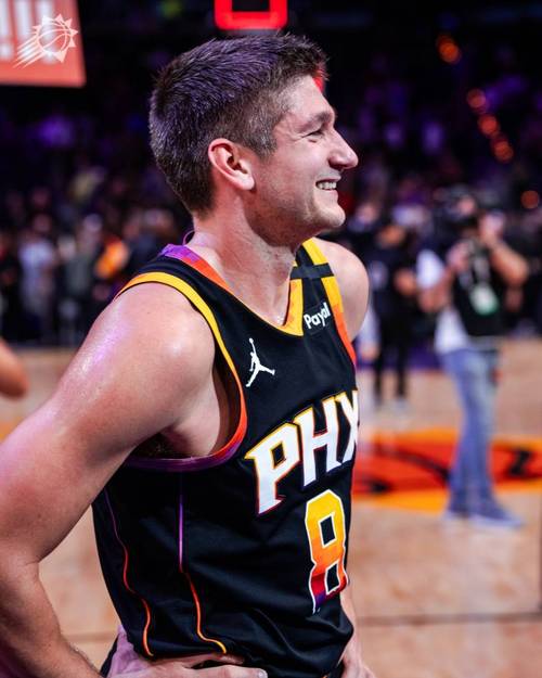 阿伦10记三分创队史纪录!太阳主帅:看到队友为他加油真的很棒