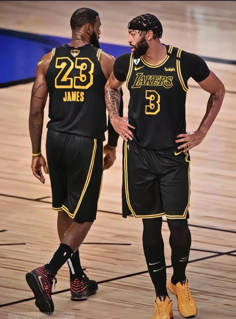 电影剧情？美媒交易模拟：浓眉重回天使城 詹姆斯远赴达拉斯