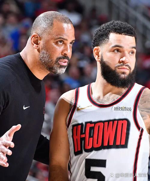 真给机会！杰伦·布朗点起乌布雷造杀伤 但两罚一中&追平比分