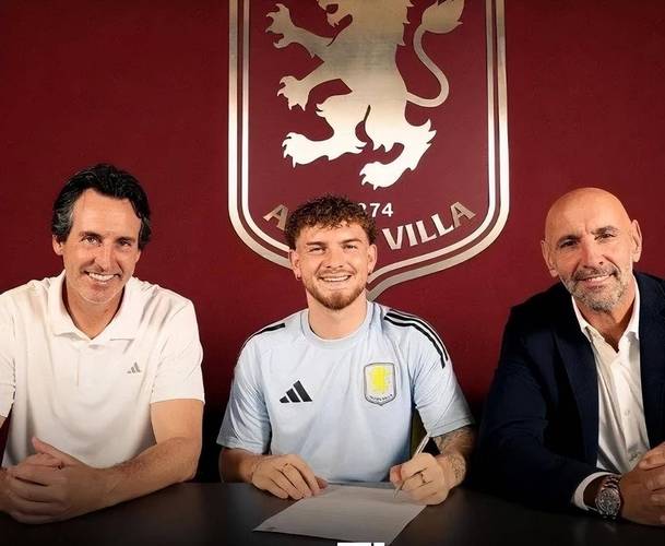 买断费3000万！TA：埃利奥特在维拉处境不佳，若踢满10场必须买断