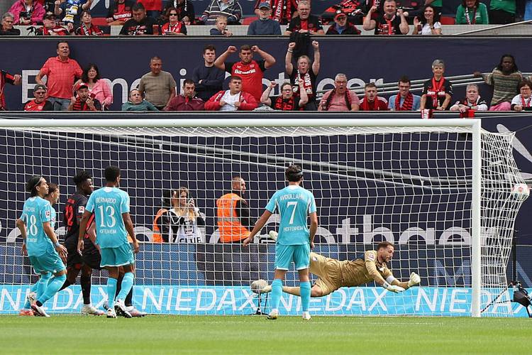 镜报：英超上赛季VAR错误仅18次已大幅减少，比前一年减少42%