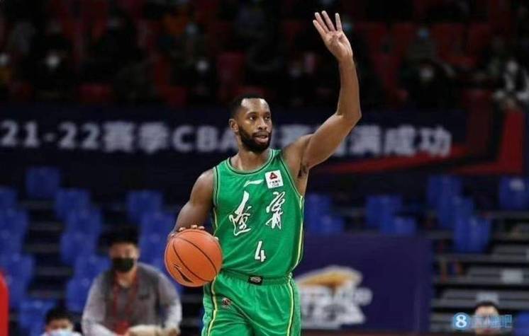 上海男篮官方：弗格昨晚抵达上海 新赛季将代表球队出战CBA联赛