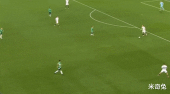 世体:巴萨中卫引援关注施洛特贝克,球员估价4000万欧元