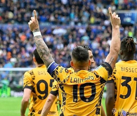 劳塔罗社媒晒图:代表祖国出战的每一刻都让我无比享受