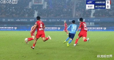 可惜!李镇全精彩停球+过人攻破韩国大门,裁判吹罚越位进球无效