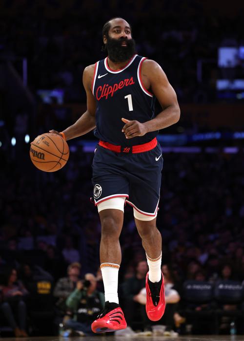 1万助有多难?共8人有一前锋 神将7次单季助攻破千 哈登有机会?