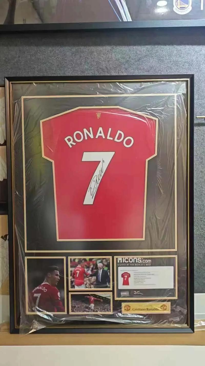 邮报:曼联拍卖2-2战平热刺的落场签名球衣做慈善