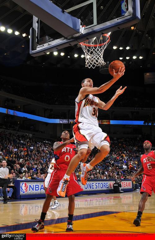 NBA最伟大射手成自由身!库里将再度联手耐克还是签约中国品牌?