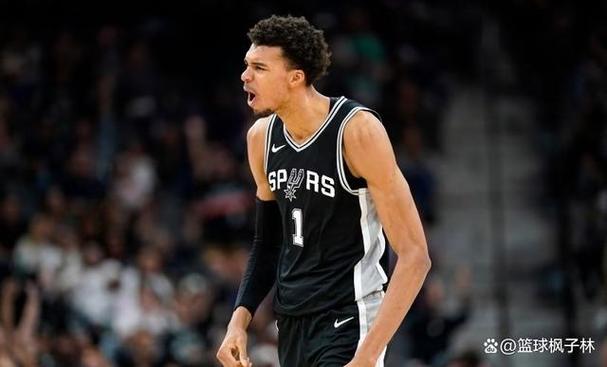 本赛季至今满勤！文班亚马因左小腿紧张 明日对阵国王出战成疑